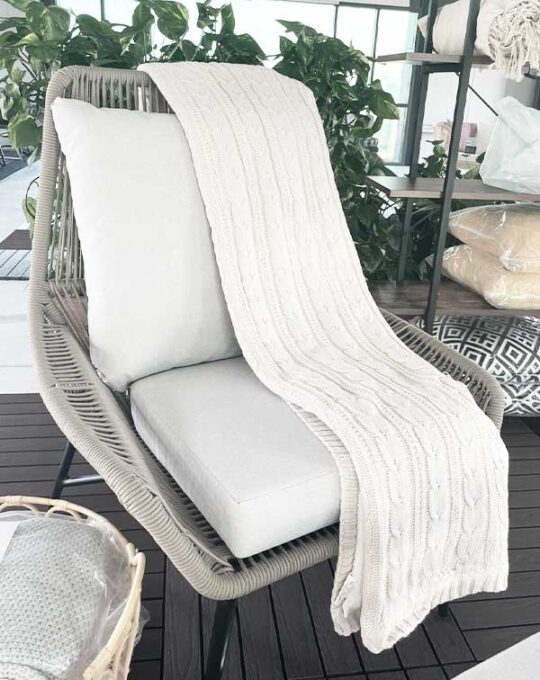 Acrylic-knitted-Throw-white1